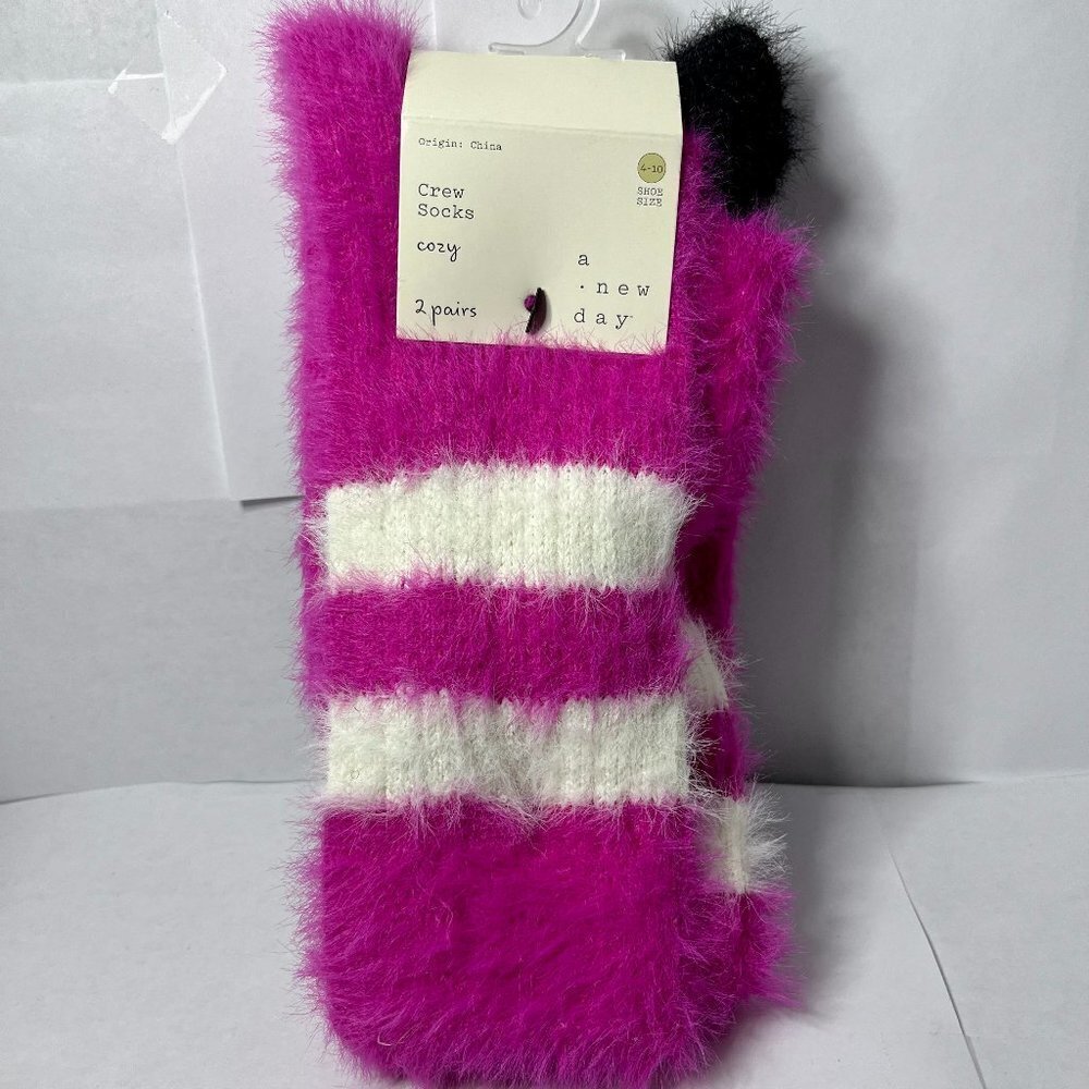 NWT 2 Pairs Fuzzy Cozy Crew Socks Shoe SZ 4-10 Pink & Black A New Day